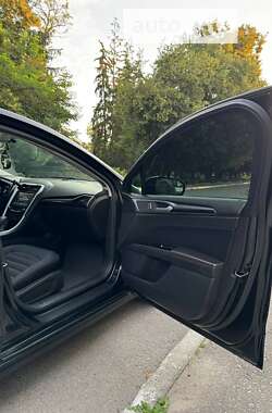 Седан Ford Fusion 2012 в 
