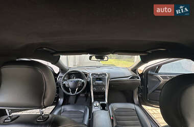 Седан Ford Fusion 2017 в 