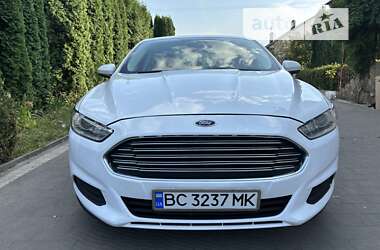 Седан Ford Fusion 2016 в Львове