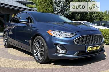 Седан Ford Fusion 2018 в Львове