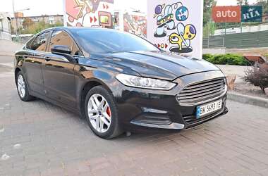 Седан Ford Fusion 2016 в 
