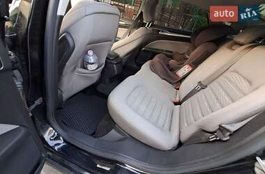 Седан Ford Fusion 2016 в 
