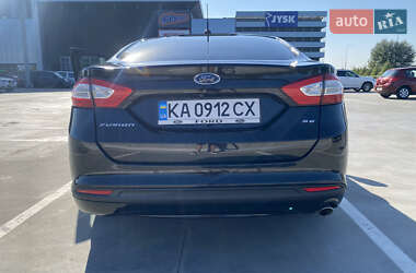 Седан Ford Fusion 2016 в 