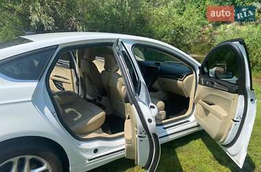 Седан Ford Fusion 2015 в 