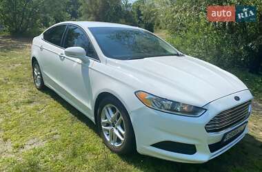 Седан Ford Fusion 2015 в 
