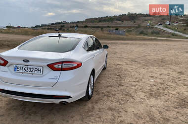 Седан Ford Fusion 2013 в 