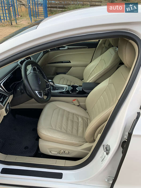 Седан Ford Fusion 2013 в Одесі