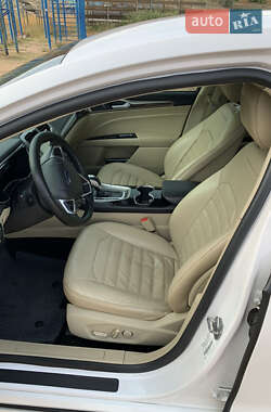 Седан Ford Fusion 2013 в 