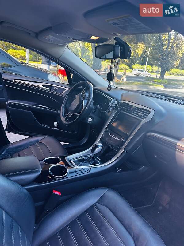 Седан Ford Fusion 2013 в Львове