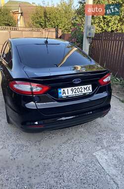 Седан Ford Fusion 2015 в 