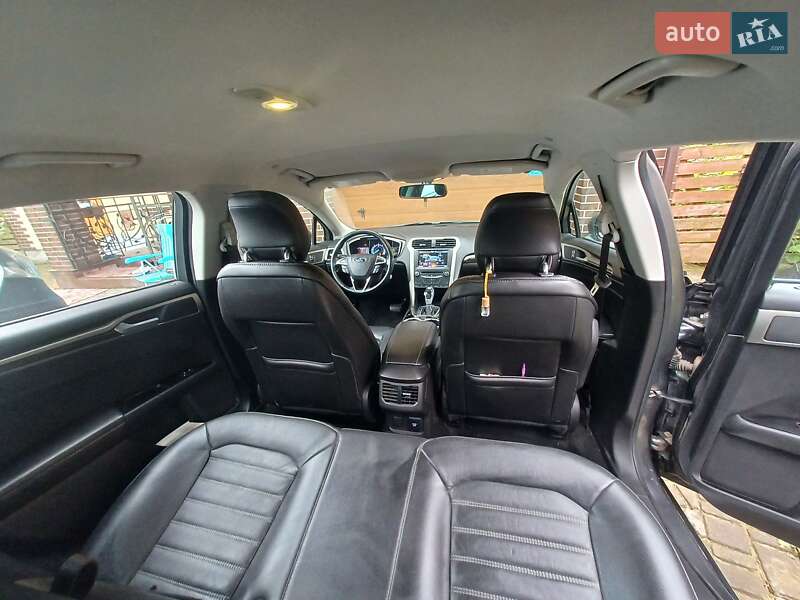 Седан Ford Fusion 2013 в Львове