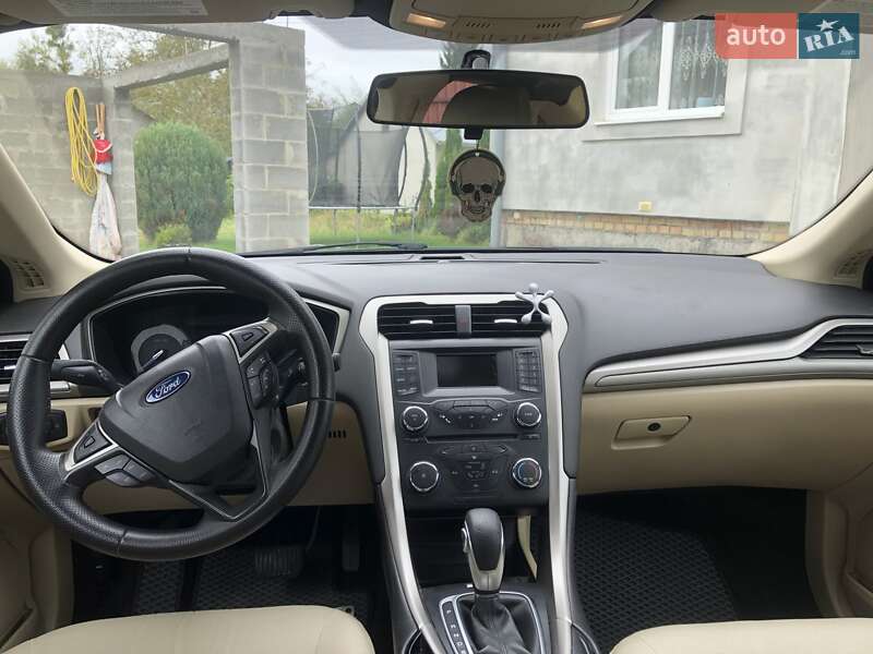 Седан Ford Fusion 2014 в Львове