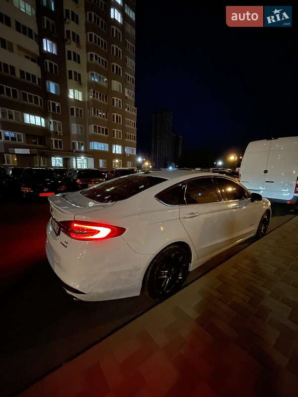 Седан Ford Fusion 2018 в Києві