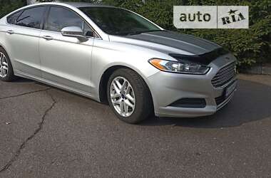 Седан Ford Fusion 2015 в 