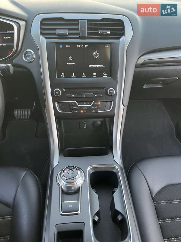 Седан Ford Fusion 2017 в Ременове