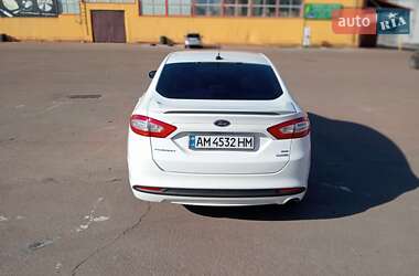 Седан Ford Fusion 2016 в 