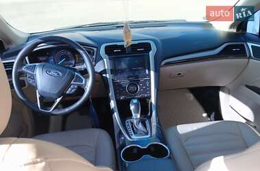 Седан Ford Fusion 2016 в 