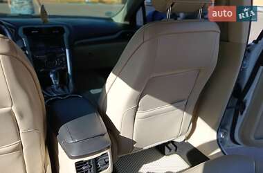 Седан Ford Fusion 2016 в 