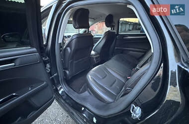 Седан Ford Fusion 2015 в 