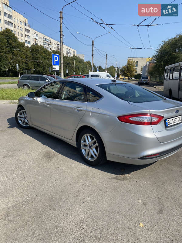 Седан Ford Fusion 2014 в Львові