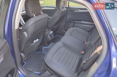 Седан Ford Fusion 2014 в 