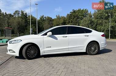 Седан Ford Fusion 2016 в Прилуках