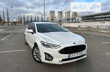 Седан Ford Fusion 2016 в Києві