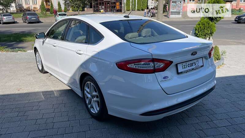 Седан Ford Fusion 2015 в Львове
