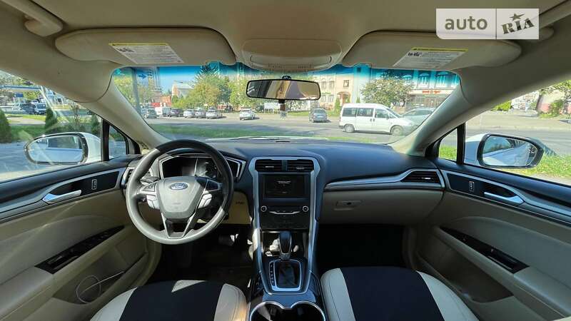 Седан Ford Fusion 2015 в Львове