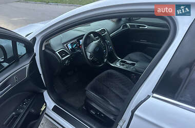 Седан Ford Fusion 2018 в 