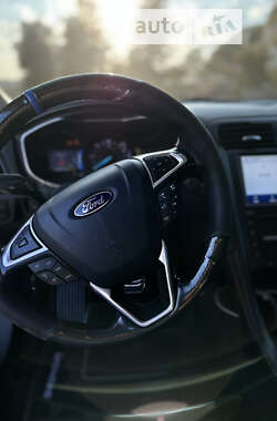 Седан Ford Fusion 2016 в 