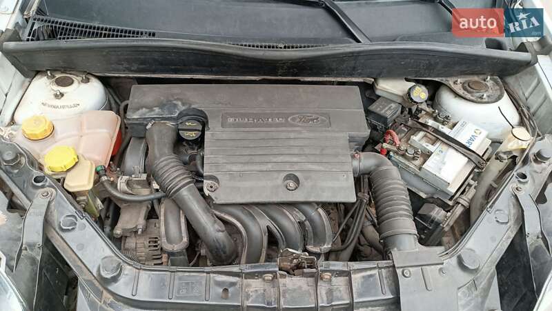 Хэтчбек Ford Fusion 2011 в Новых Санжарах
