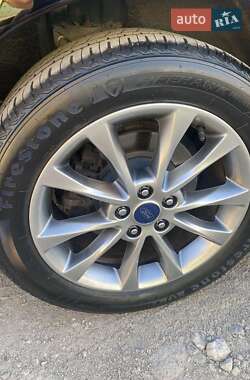 Седан Ford Fusion 2017 в 