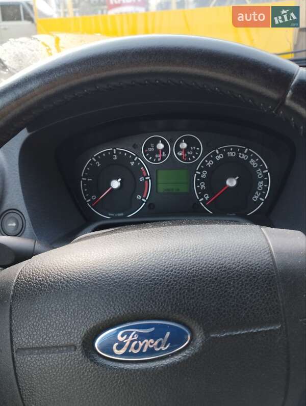 Хэтчбек Ford Fusion 2008 в 