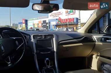 Седан Ford Fusion 2013 в 