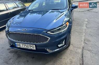Седан Ford Fusion 2019 в 