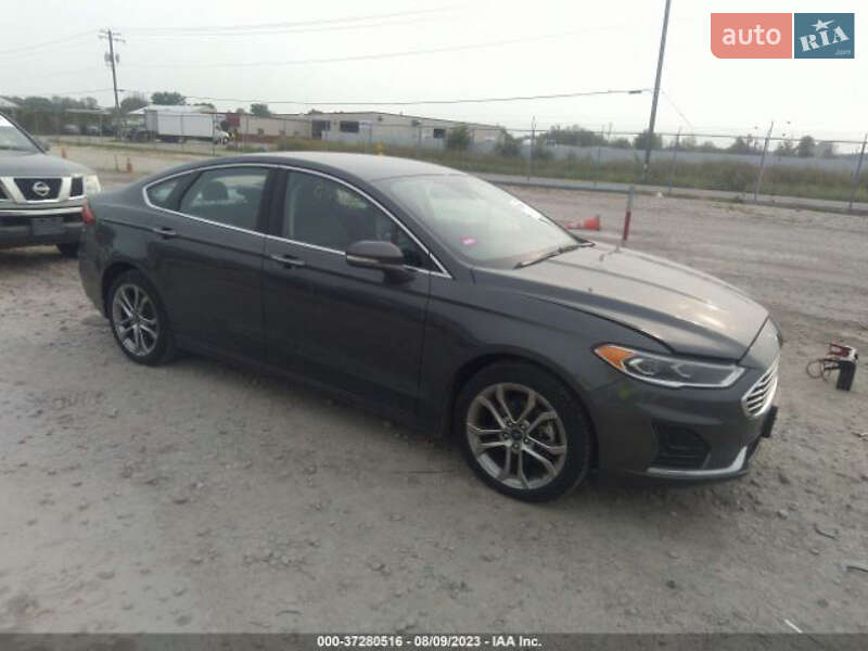 Седан Ford Fusion 2018 в Краснограде