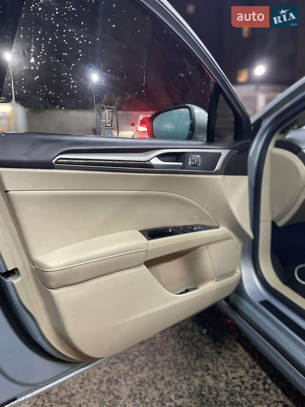 Седан Ford Fusion 2013 в Одесі