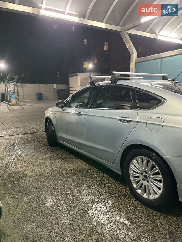 Седан Ford Fusion 2013 в Одесі