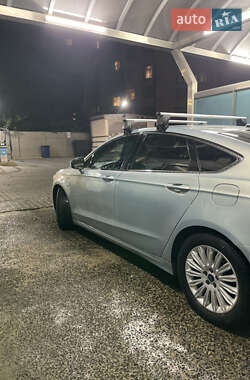 Седан Ford Fusion 2013 в 