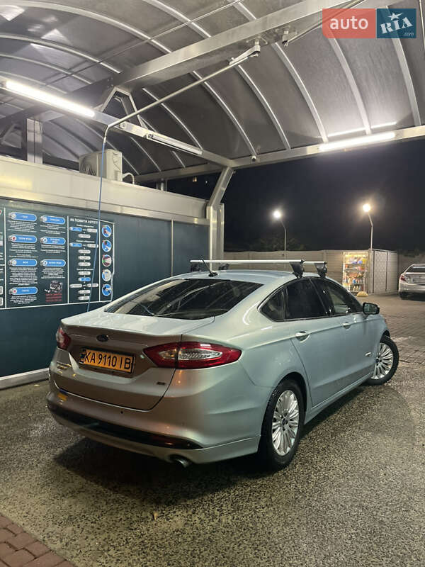 Седан Ford Fusion 2013 в Одесі