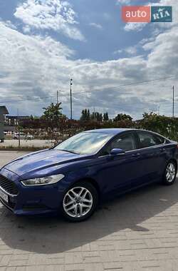 Седан Ford Fusion 2015 в 