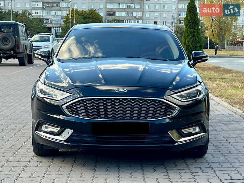 Седан Ford Fusion 2017 в 