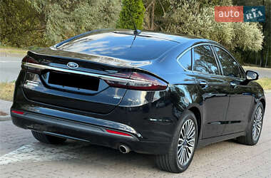 Седан Ford Fusion 2017 в 