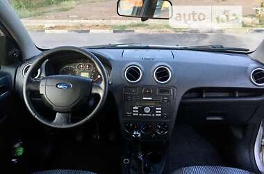 Хетчбек Ford Fusion 2006 в 