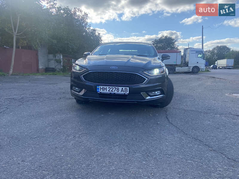 Седан Ford Fusion 2017 в 