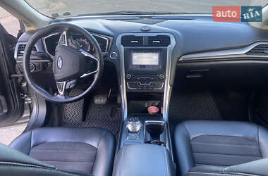 Седан Ford Fusion 2017 в 