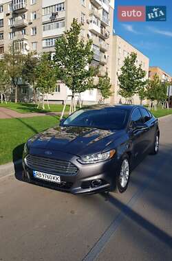 Седан Ford Fusion 2015 в Могилів-Подільському