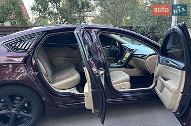 Седан Ford Fusion 2013 в 