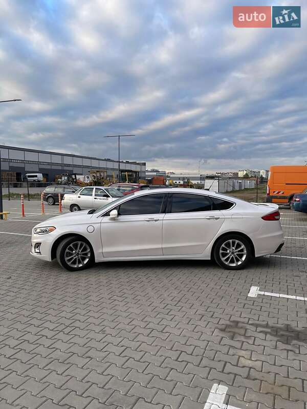 Седан Ford Fusion 2019 в Ивано-Франковске